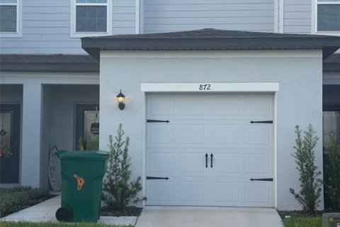 Townhouse in Dundee, Florida 2 bedrooms, 146.23 sq.m. № 1865995 - photo 1