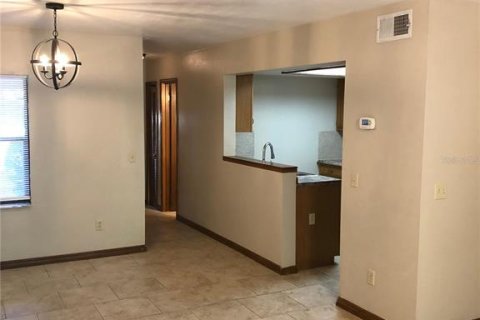 Condominio en alquiler en Gainesville, Florida, 2 dormitorios, 99.41 m2 № 1597882 - foto 5