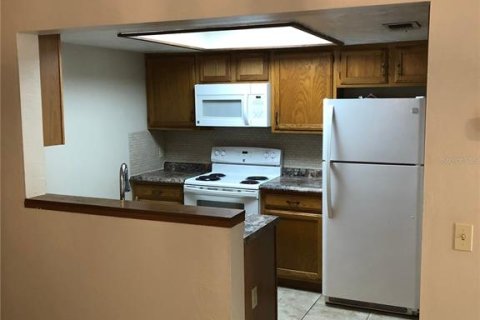 Condominio en alquiler en Gainesville, Florida, 2 dormitorios, 99.41 m2 № 1597882 - foto 3
