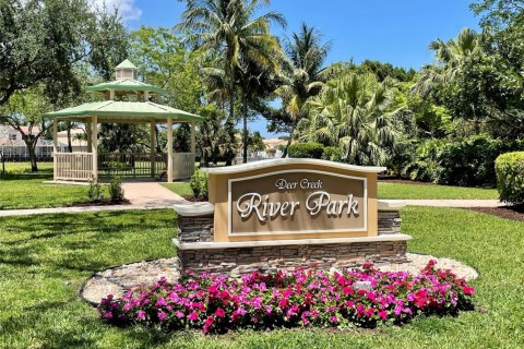 Copropriété à vendre à Deerfield Beach, Floride: 2 chambres, 111.48 m2 № 1216407 - photo 1