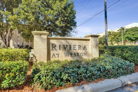 Townhouse in Weston, Florida 2 bedrooms, 122.82 sq.m. № 2191949 - photo 8