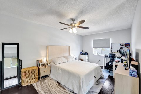Townhouse in Weston, Florida 2 bedrooms, 122.82 sq.m. № 2191949 - photo 24