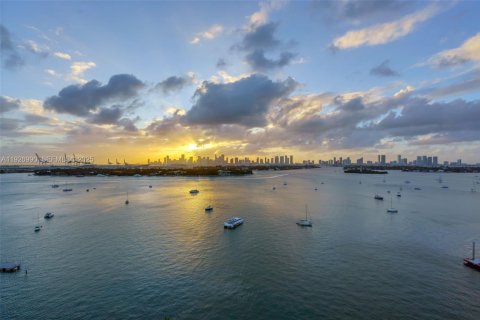 Copropriété à vendre à Miami Beach, Floride: 1 chambre, 18676.33 m2 № 1987969 - photo 3