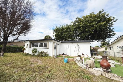 House in North Lauderdale, Florida 3 bedrooms, 117.15 sq.m. № 2006675 - photo 28