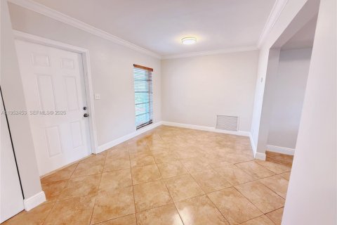 House in North Lauderdale, Florida 3 bedrooms, 117.15 sq.m. № 2006675 - photo 8