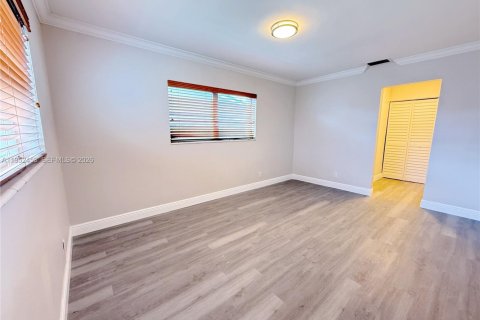 House in North Lauderdale, Florida 3 bedrooms, 117.15 sq.m. № 2006675 - photo 17