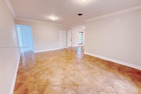 House in North Lauderdale, Florida 3 bedrooms, 117.15 sq.m. № 2006675 - photo 7