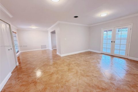 House in North Lauderdale, Florida 3 bedrooms, 117.15 sq.m. № 2006675 - photo 9