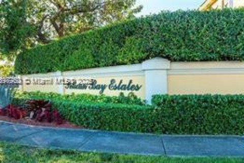 Снять в аренду виллу или дом в Катлер-Бей, Флорида 3 спальни, 154.12м2, № 1949166 - фото 15