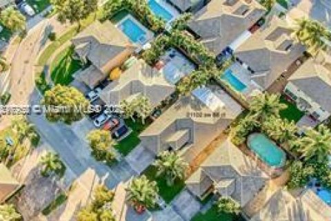 Снять в аренду виллу или дом в Катлер-Бей, Флорида 3 спальни, 154.12м2, № 1949166 - фото 13