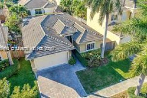 Снять в аренду виллу или дом в Катлер-Бей, Флорида 3 спальни, 154.12м2, № 1949166 - фото 14