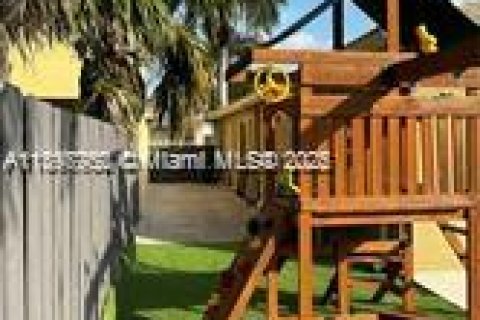 Снять в аренду виллу или дом в Катлер-Бей, Флорида 3 спальни, 154.12м2, № 1949166 - фото 12