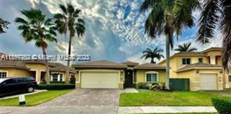 Дом в Катлер-Бей, Флорида 3 спальни, 154.12м2 № 1949166