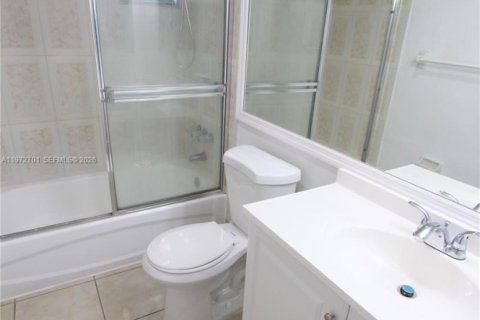 Condominio en alquiler en Miami, Florida, 2 dormitorios, 71.91 m2 № 2033046 - foto 9