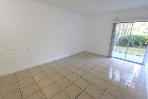 Condominio en alquiler en Miami, Florida, 2 dormitorios, 71.91 m2 № 2033046 - foto 4