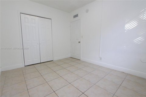 Condominio en alquiler en Miami, Florida, 2 dormitorios, 71.91 m2 № 2033046 - foto 11