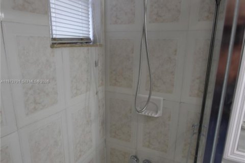 Condominio en alquiler en Miami, Florida, 2 dormitorios, 71.91 m2 № 2033046 - foto 10