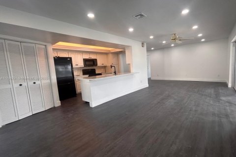 Купить виллу или дом в Кейп-Корал, Флорида 3 спальни, 191.38м2, № 1934596 - фото 20