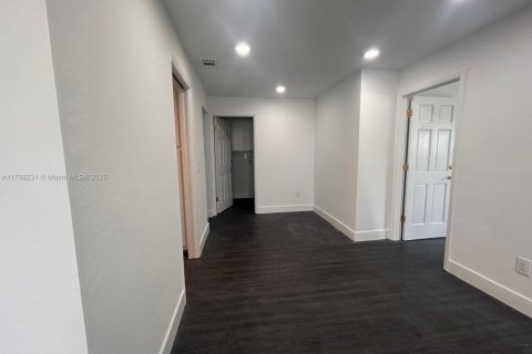 Купить виллу или дом в Кейп-Корал, Флорида 3 спальни, 191.38м2, № 1934596 - фото 25