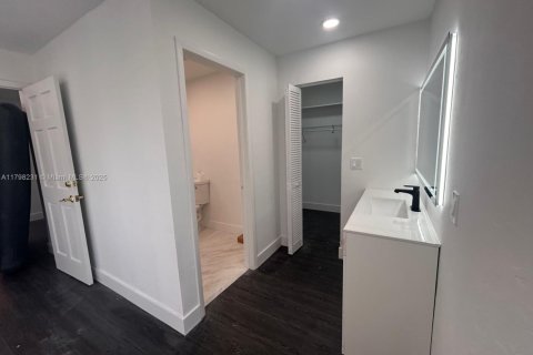 Купить виллу или дом в Кейп-Корал, Флорида 3 спальни, 191.38м2, № 1934596 - фото 24