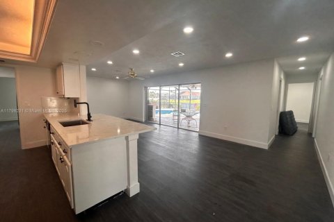 Купить виллу или дом в Кейп-Корал, Флорида 3 спальни, 191.38м2, № 1934596 - фото 6