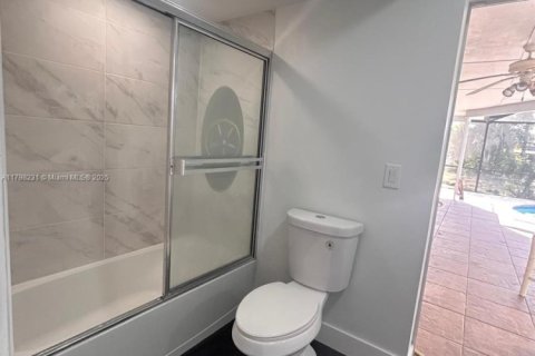 Купить виллу или дом в Кейп-Корал, Флорида 3 спальни, 191.38м2, № 1934596 - фото 11