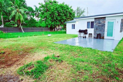 House in Dania Beach, Florida 3 bedrooms, 106.74 sq.m. № 1756194 - photo 26