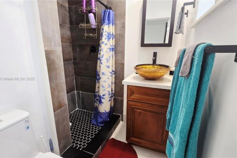 House in Dania Beach, Florida 3 bedrooms, 106.74 sq.m. № 1756194 - photo 23