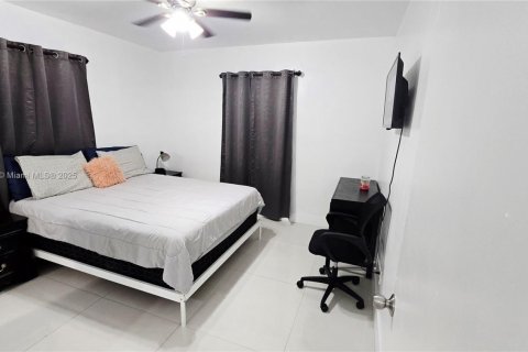 House in Dania Beach, Florida 3 bedrooms, 106.74 sq.m. № 1756194 - photo 20