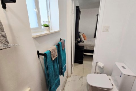 House in Dania Beach, Florida 3 bedrooms, 106.74 sq.m. № 1756194 - photo 24