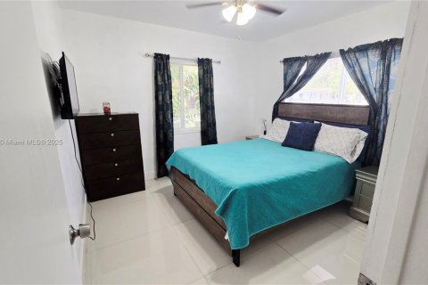 House in Dania Beach, Florida 3 bedrooms, 106.74 sq.m. № 1756194 - photo 16