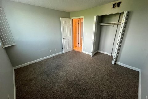Condo in Sarasota, Florida, 2 bedrooms  № 1912751 - photo 10