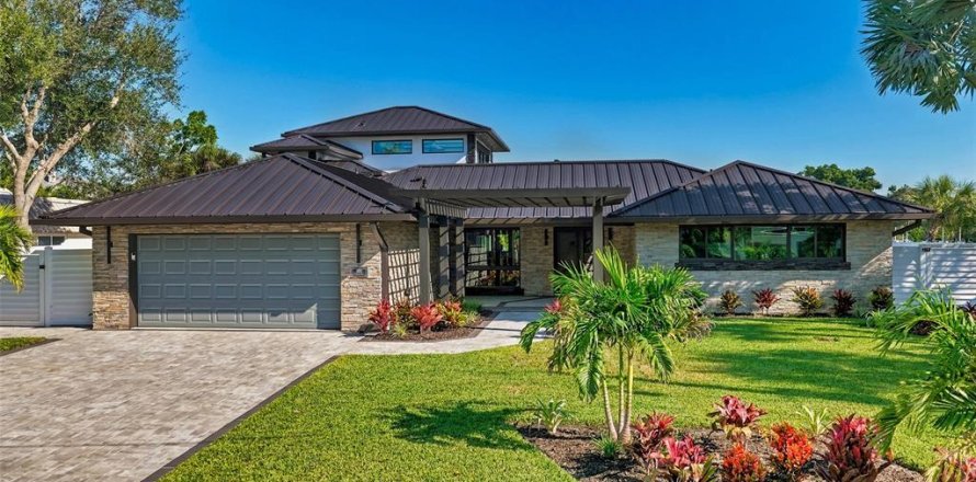 House in Sarasota, Florida 4 bedrooms, 297.29 sq.m. № 2420284