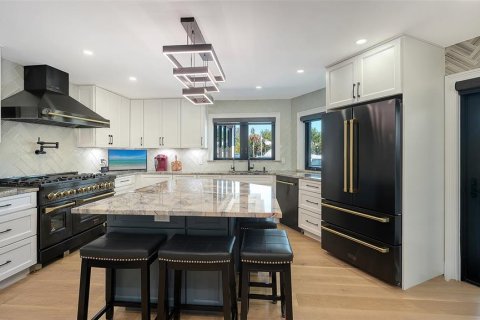 House in Sarasota, Florida 4 bedrooms, 297.29 sq.m. № 2420284 - photo 7
