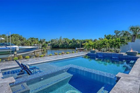 House in Sarasota, Florida 4 bedrooms, 297.29 sq.m. № 2420284 - photo 19