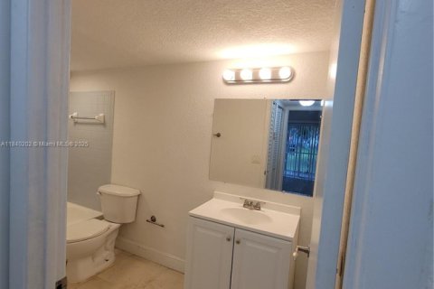 Copropriété à louer à Tamarac, Floride: 2 chambres, 95.69 m2 № 1871808 - photo 16