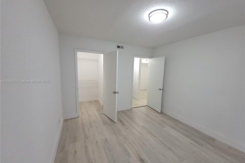Copropriété à louer à Tamarac, Floride: 2 chambres, 95.69 m2 № 1871808 - photo 15