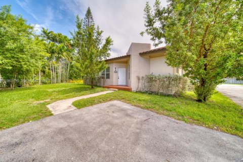 Снять в аренду виллу или дом в Майами, Флорида 3 спальни, 116.13м2, № 2027651 - фото 4