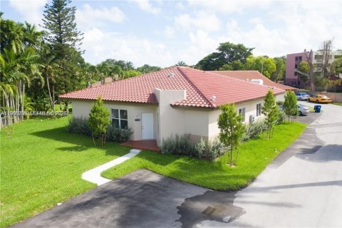 Снять в аренду виллу или дом в Майами, Флорида 3 спальни, 116.13м2, № 2027651 - фото 2