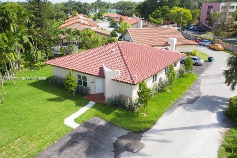 Дом в Майами, Флорида 3 спальни, 116.13м2 № 2027651