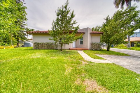 Снять в аренду виллу или дом в Майами, Флорида 3 спальни, 116.13м2, № 2027651 - фото 6