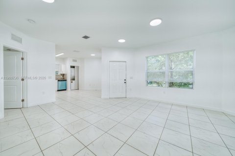Снять в аренду виллу или дом в Майами, Флорида 3 спальни, 116.13м2, № 2027651 - фото 22