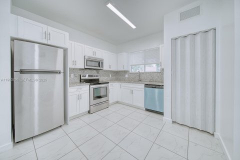 Снять в аренду виллу или дом в Майами, Флорида 3 спальни, 116.13м2, № 2027651 - фото 18