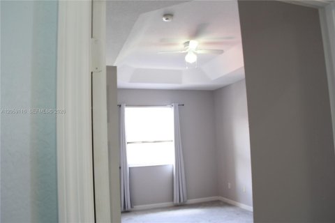Townhouse in Miami, Florida 3 bedrooms, 161 sq.m. № 2246660 - photo 14