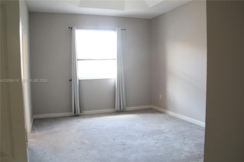 Townhouse in Miami, Florida 3 bedrooms, 161 sq.m. № 2246660 - photo 17
