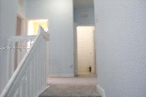 Townhouse in Miami, Florida 3 bedrooms, 161 sq.m. № 2246660 - photo 12