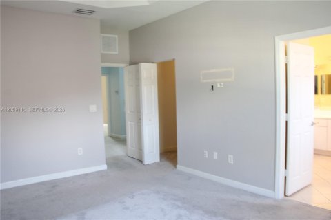 Townhouse in Miami, Florida 3 bedrooms, 161 sq.m. № 2246660 - photo 15