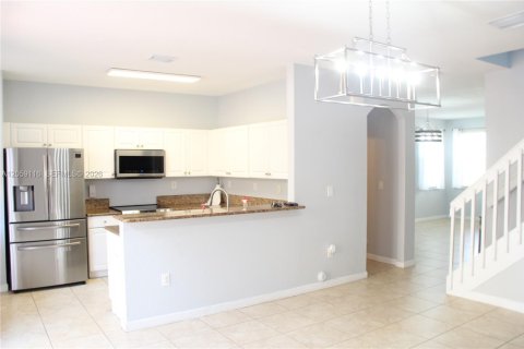 Townhouse in Miami, Florida 3 bedrooms, 161 sq.m. № 2246660 - photo 21