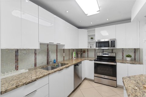 Copropriété à vendre à Hollywood, Floride: 2 chambres, 114.83 m2 № 1694703 - photo 18