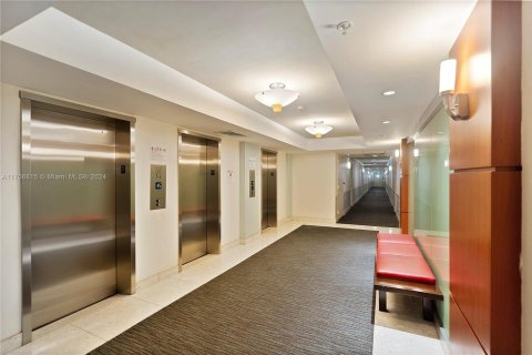 Copropriété à vendre à Hollywood, Floride: 2 chambres, 114.83 m2 № 1694703 - photo 12
